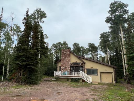 Brian Head Cabin - 1 Mile from ALL SKI LIFTS! Cozy, Spacious & lots of fun - Housity