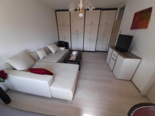 Blue Aura - Housity