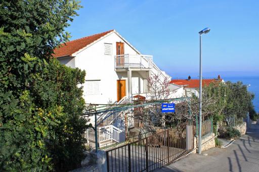 Apartments by the sea Businci, Ciovo - 6012 - Housity