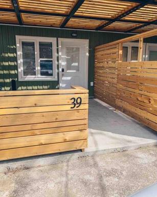 Shores of Erie Hideaway (Single Level Studio Apartment) - Housity