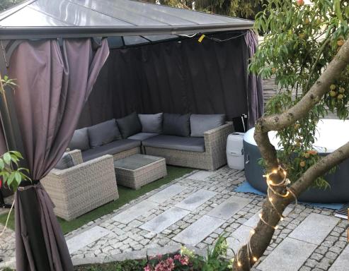 Relax in spacious garden house - Housity