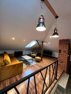 Miodowy Apartament pod Skosami - Housity