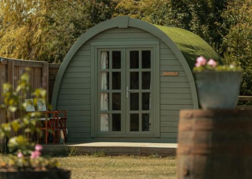 Glamping in Wiltshire the Green Knoll is a charm - Housity