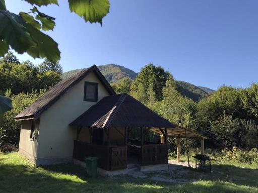 Roua - Apuseni Mountains - Housity