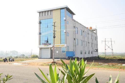 PARK INN HOTEL - Housity