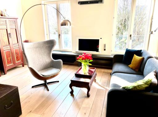 L'atique by Agelandkaai be with Free Parking - Housity