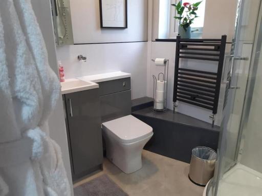 Eden House Retreat - Housity