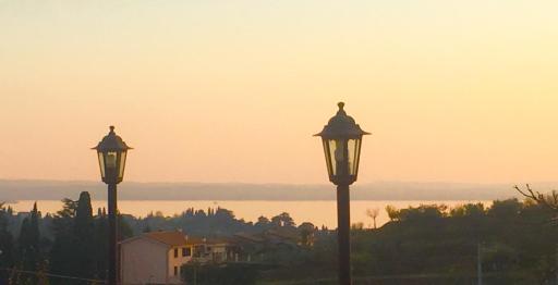Gardasee -RESIDENZA POETICA-Garda lake - Housity