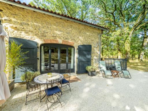 La Grange - A Peaceful Place in the Forest - Housity