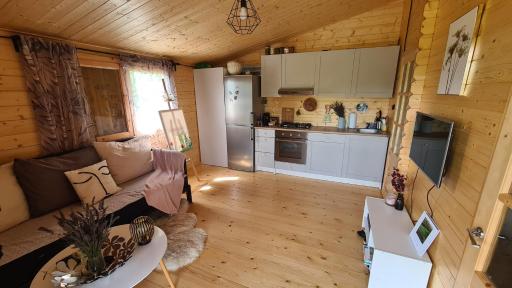 Domek letniskowy z jacuzzi nad rzeką Bzurą - Housity