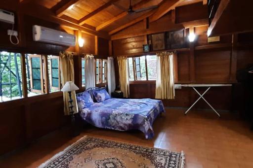 An adorable, spacious, quiet and comfy WFH space - Housity