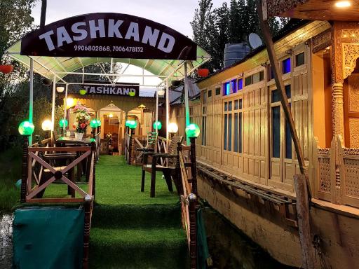 Tashkand Houseboat - Housity