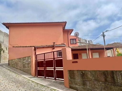 Pink House - Ponte de D. Luís - Housity