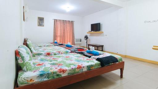 Golden Success Hotel I by RedDoorz - Housity