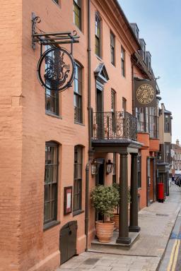 The George In Rye - Housity
