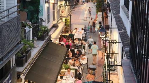 Marbella Center 3Br By Houselogy - Housity