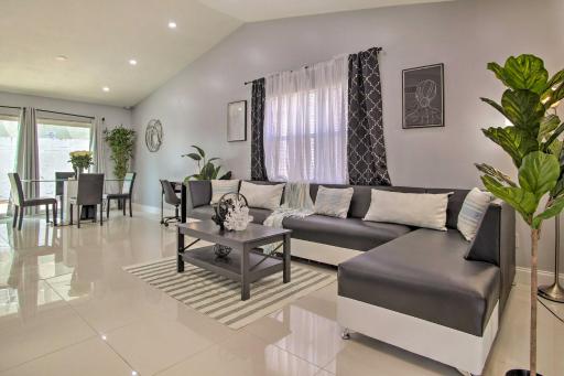 Lovely Lauderhill Retreat Less Than 12 Mi to Beach! - Housity