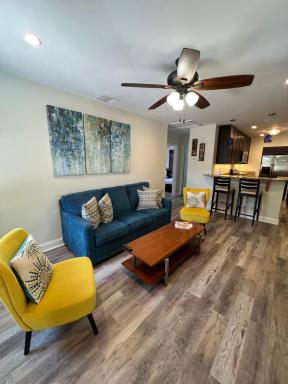 CHARMING DELRAY BEACH GETAWAY-3B/2B - Housity