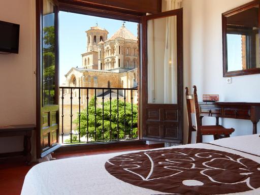 Hospedium Hotel Juan II - Housity