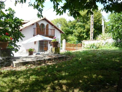 Maison de campagne avec jardin et garage à Saint-Paul-Lizonne - FR-1-616-224 - Housity
