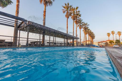 Aewol Beach Hotel - Housity