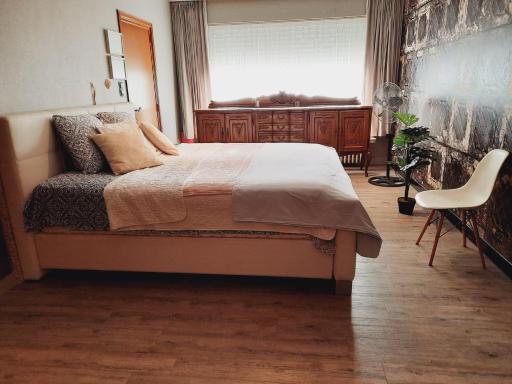 Izegem: Huis met een Uitzicht (5 slaapkamers, 12 personen) - Housity