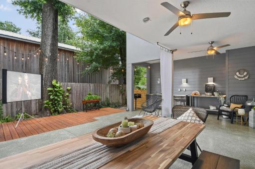 Centrally located villa, family reunion, amazing outdoor space, pet friendly - Housity