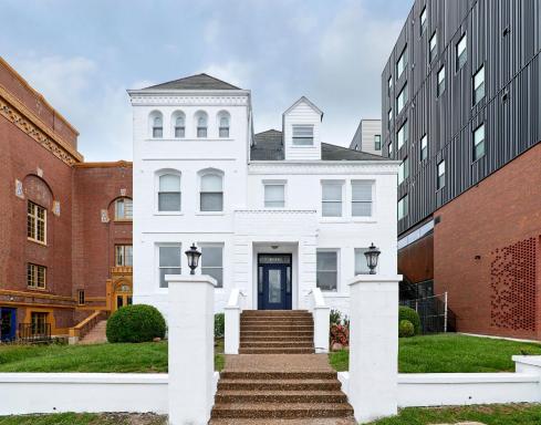 White House at Grand Central - Housity