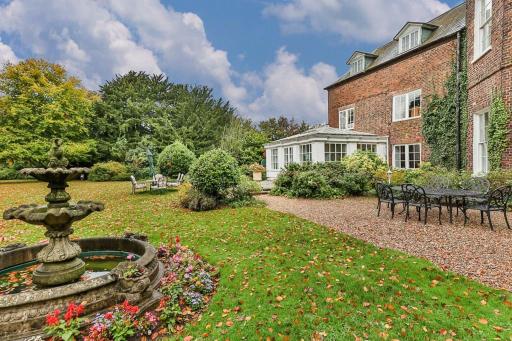 Walcot Hall - Stunning Stately Home set in 27 acres of parkland and sleeping 16+ - Housity