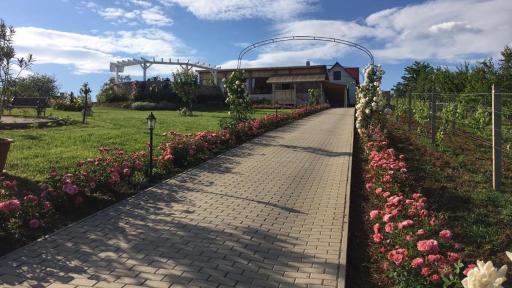 Merlot Borhotel és Látványpince - Housity