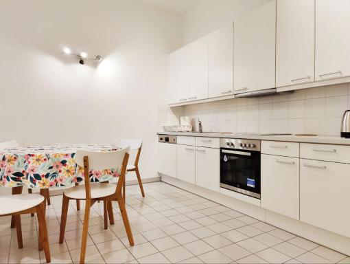 Central Mariahilfer Apartment 4 min to the city shopping center and Schönbrunn Palace - Housity