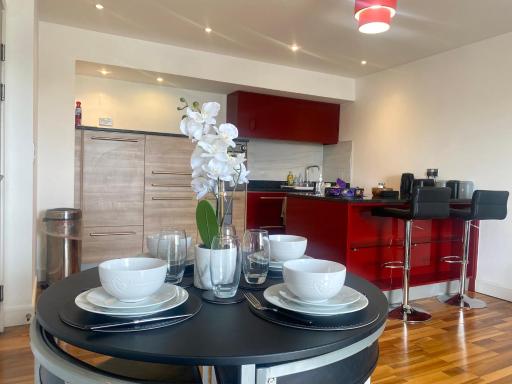 Swanky 2 BDR Apt/Opp Edgbaston Cricket Ground/Free Parking - Housity