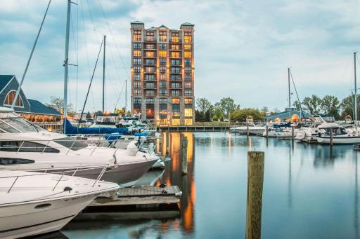 Shoreline Inn & Conference Center, Ascend Hotel Collection - Housity