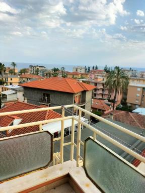 Attico con vista mozzafiato - Housity
