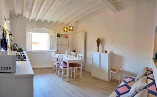 Santini House - Housity