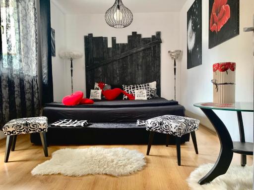 Апартаменти Emotions - Black - Housity