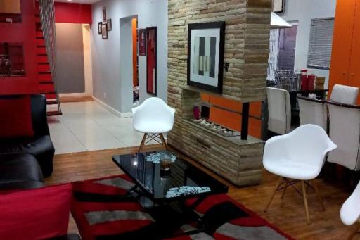 Spacious Holiday Home - Housity