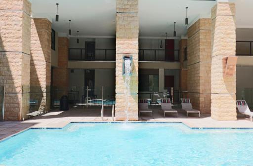 Scottsdales Paragon-Walkable Area - King Bed - G4004 - Housity