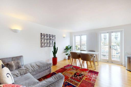 Lovely 2 bedroom flat overlooking Canary Wharf - Housity