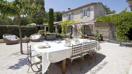 Located between the larger cities and the sea - Housity