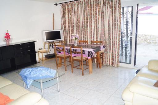 House - 1 Bedroom with Pool young people group not allowed - 07512 - Housity