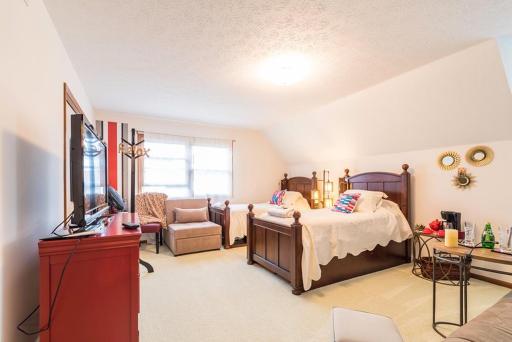 Luba's Peaceful Bedroom - Housity