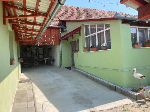 Rustic Rooms - Housity