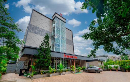 Freesia By Express Inn - Housity