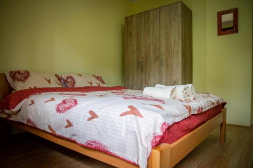 Beli Ocnjak - Housity