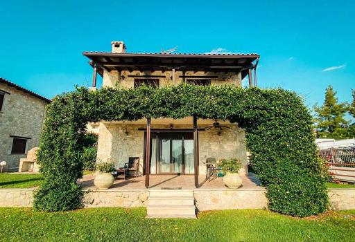 Daphne Villas - Housity