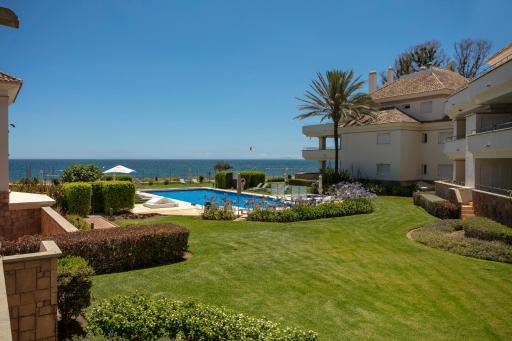 Apt 212 Heaven Beach Apartments, Guadalmansa Playa - Housity