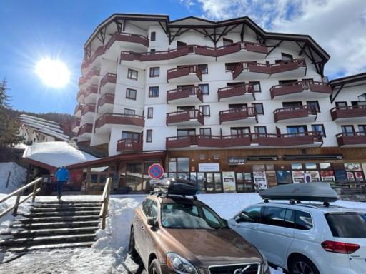 Appartement La Tania 2 pièces garage dans chalet pied pistes - Housity