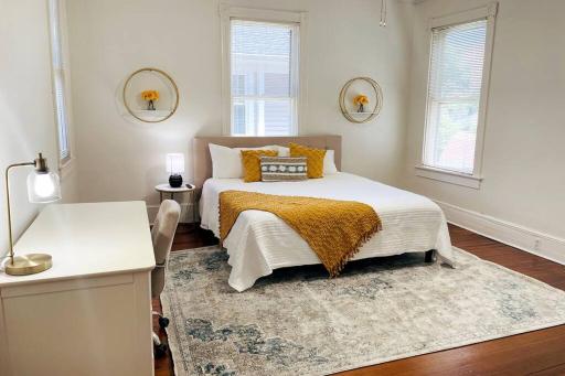 *New* Charming Victorian Home across Averett Univ. - Housity