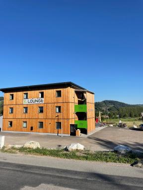 Motel XL Lounge - Housity